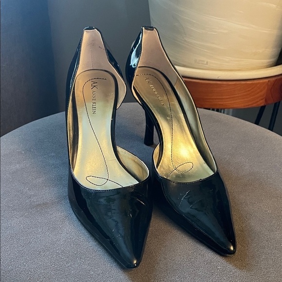 Anne Klein Shoes - Anne Klein Pointed Patent Leather Heels Womens 9 Formal Work Chic